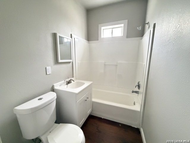 Image 4 of 4 For 1625 Mccullough Ave  2