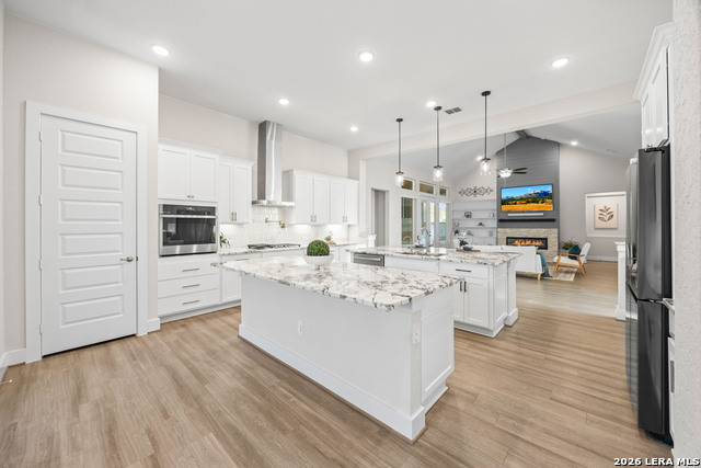 Listing photo id 16 for 571 Englewood Ln