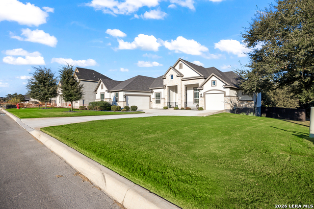 Listing photo id 1 for 571 Englewood Ln