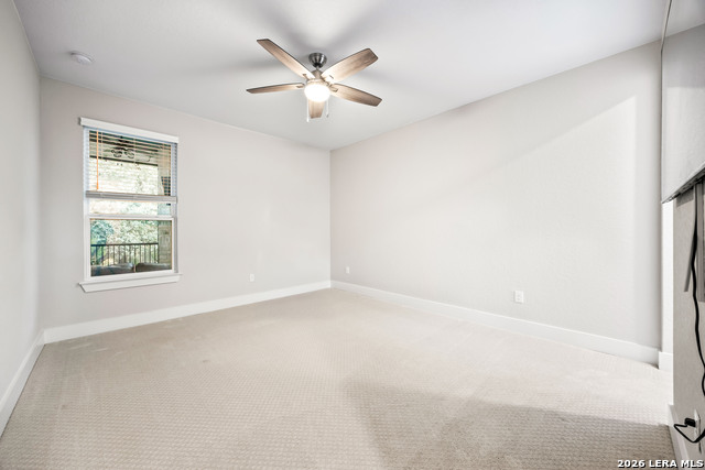 Listing photo id 34 for 571 Englewood Ln