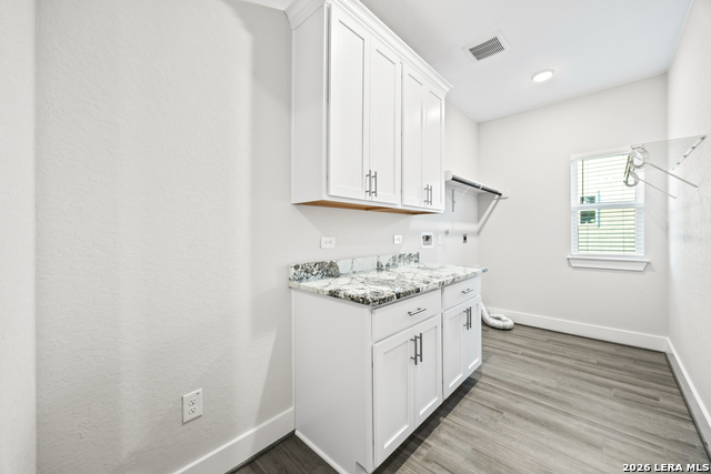 Listing photo id 36 for 571 Englewood Ln