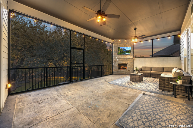 Listing photo id 38 for 571 Englewood Ln