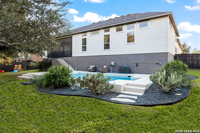 Listing photo id 46 for 571 Englewood Ln