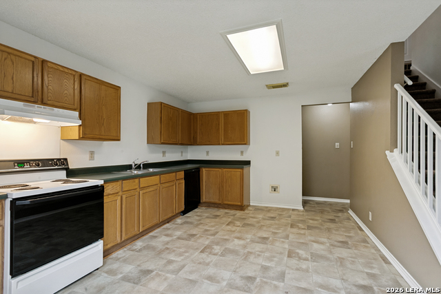 Image 12 of 25 For 9203 Gambier