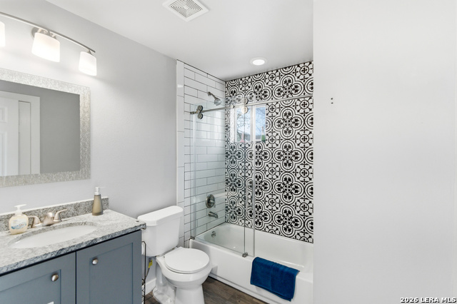 Image 18 of 21 For 911 Iowa  