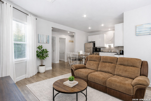 Image 7 of 21 For 911 Iowa  