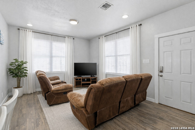 Image 9 of 21 For 911 Iowa  