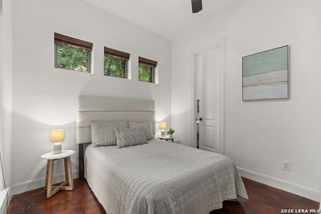 Image 33 of 46 For 3002 Elm Creek Pl