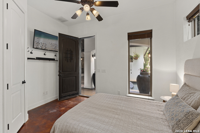 Image 34 of 46 For 3002 Elm Creek Pl