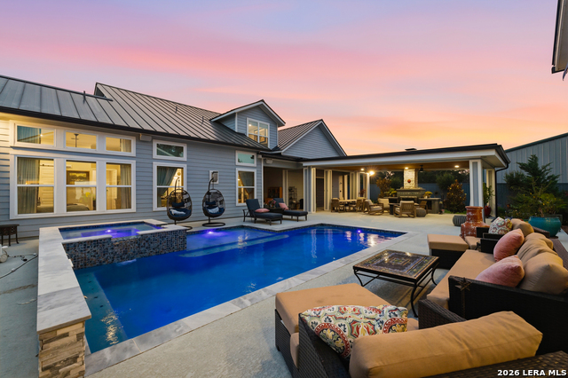 Image 10 of 77 For 2551 Lakeshore Dr