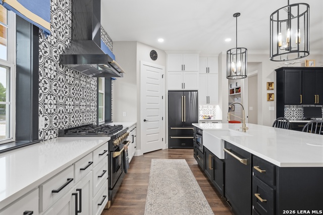 Image 17 of 77 For 2551 Lakeshore Dr