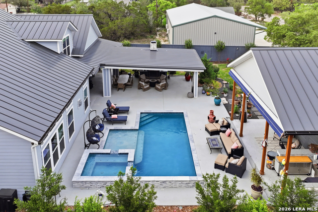 Image 2 of 77 For 2551 Lakeshore Dr