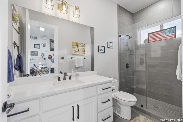 Image 28 of 77 For 2551 Lakeshore Dr