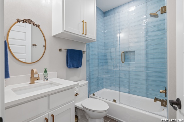 Image 30 of 77 For 2551 Lakeshore Dr