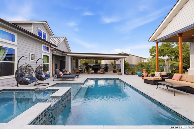 Image 4 of 77 For 2551 Lakeshore Dr