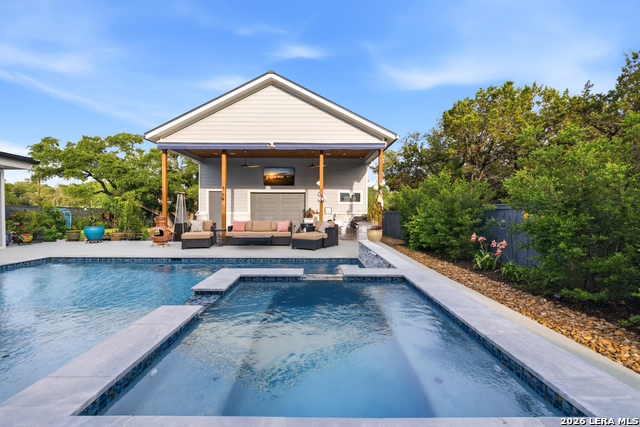 Image 47 of 77 For 2551 Lakeshore Dr