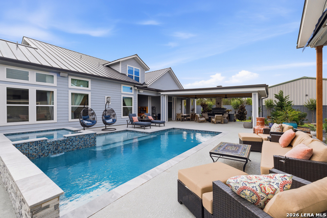 Image 49 of 77 For 2551 Lakeshore Dr