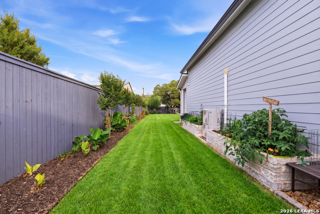 Image 54 of 77 For 2551 Lakeshore Dr