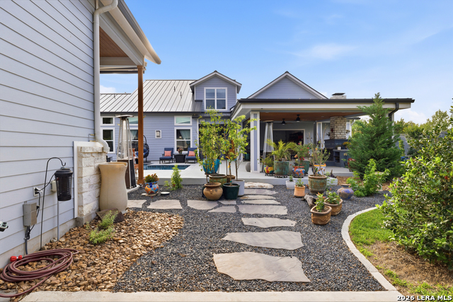 Image 56 of 77 For 2551 Lakeshore Dr