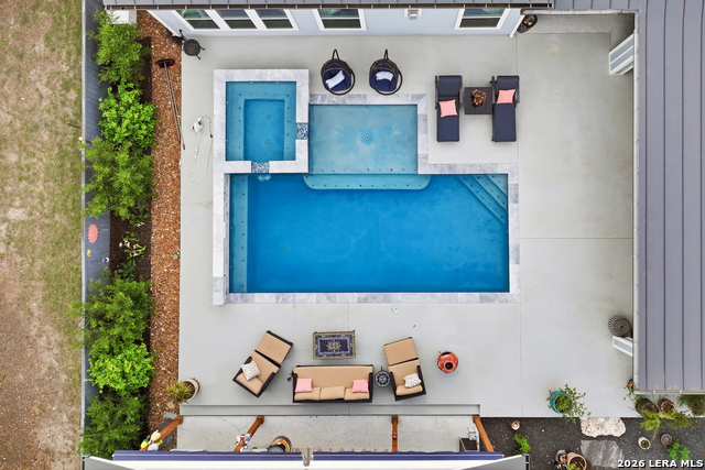 Image 64 of 77 For 2551 Lakeshore Dr