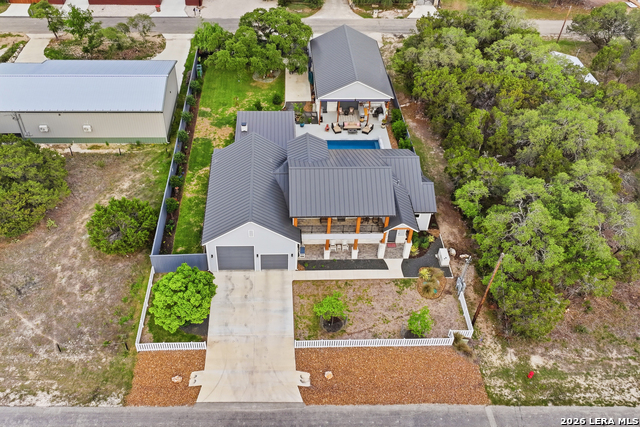 Image 65 of 77 For 2551 Lakeshore Dr