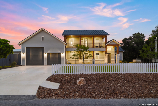 Image 72 of 77 For 2551 Lakeshore Dr