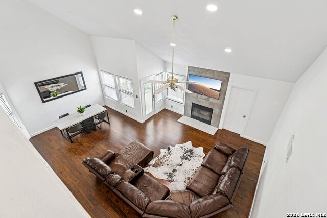 Image 9 of 30 For 15115 Oak Briar