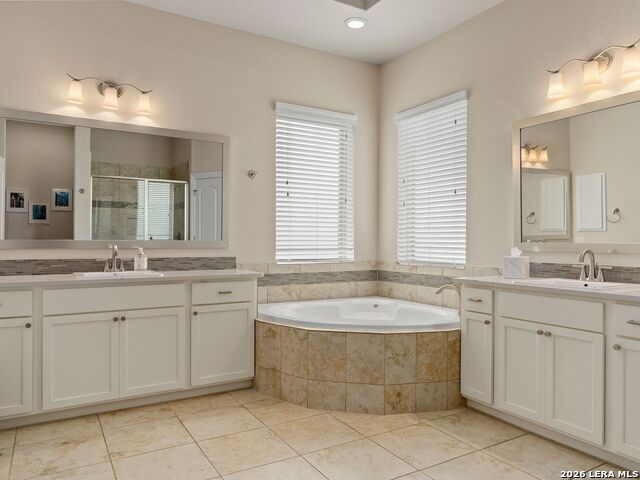 Image 19 of 40 For 18003 Resort View