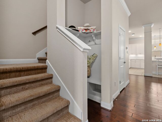 Image 27 of 40 For 18003 Resort View