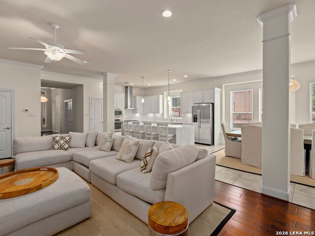 Image 9 of 40 For 18003 Resort View