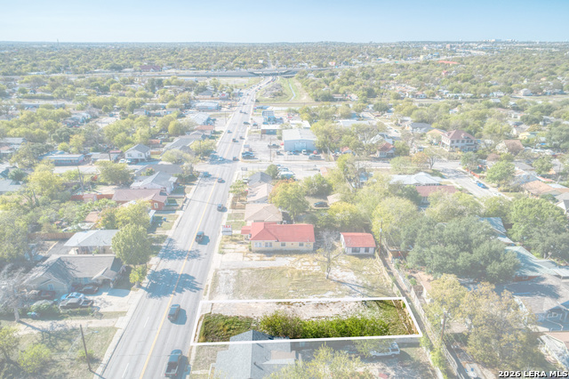 Image 4 of 5 For 1015 Fresno  