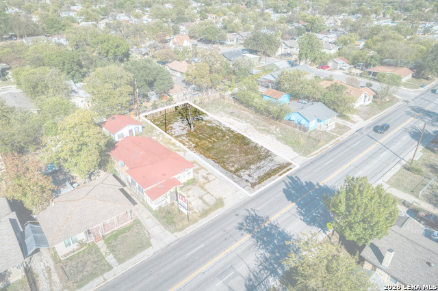 Image 4 of 5 For 1017 Fresno  