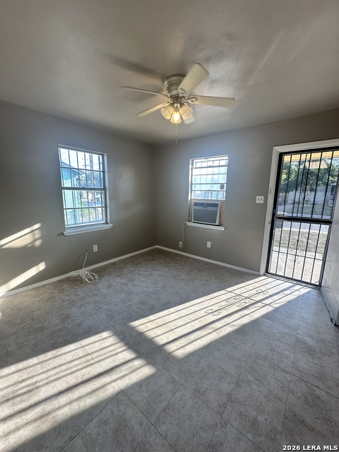 Image 4 of 11 For 515 Clark  