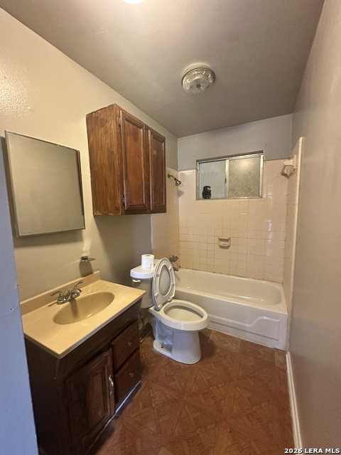 Image 7 of 11 For 515 Clark  