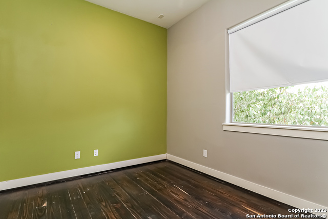 Image 11 of 26 For 262 East Cevallos