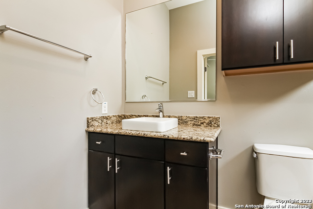 Image 20 of 26 For 262 East Cevallos