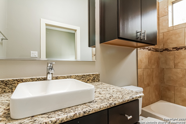 Image 21 of 26 For 262 East Cevallos