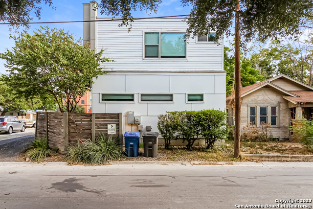 Image 24 of 26 For 262 East Cevallos