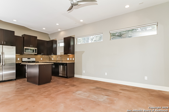 Image 4 of 26 For 262 East Cevallos