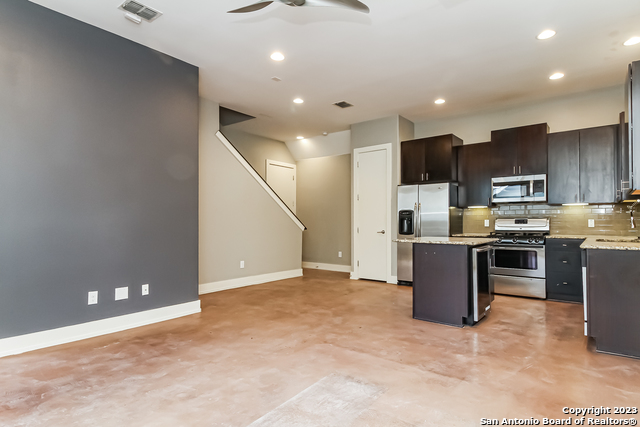 Image 6 of 26 For 262 East Cevallos