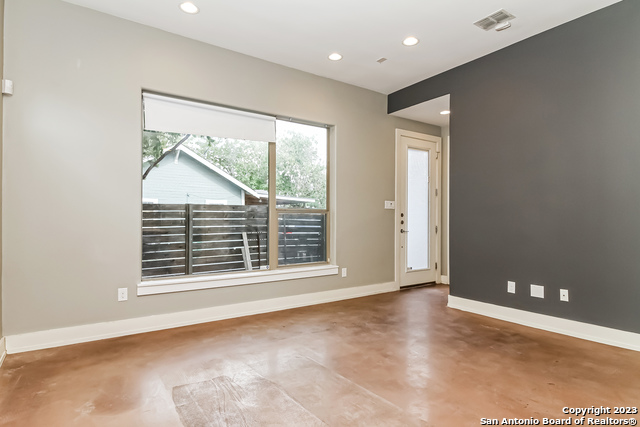 Image 7 of 26 For 262 East Cevallos