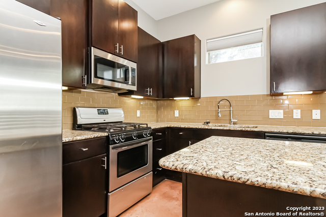 Image 8 of 26 For 262 East Cevallos