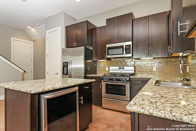 Image 9 of 26 For 262 East Cevallos