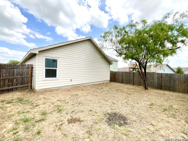 Image 20 of 29 For 907 Cook Bend