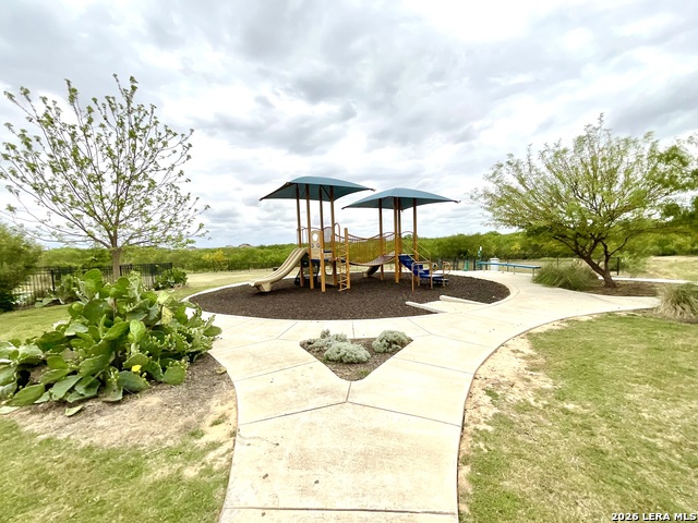 Image 24 of 29 For 907 Cook Bend