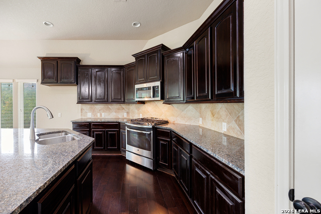 Image 15 of 46 For 518 Lucrezia