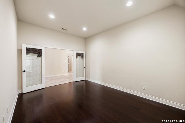 Image 19 of 46 For 518 Lucrezia