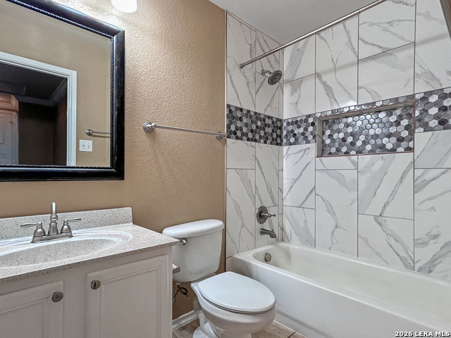 Image 19 of 24 For 10204 Del Lago Ct