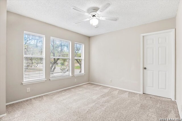 Listing photo id 13 for 7103 Misty Brk