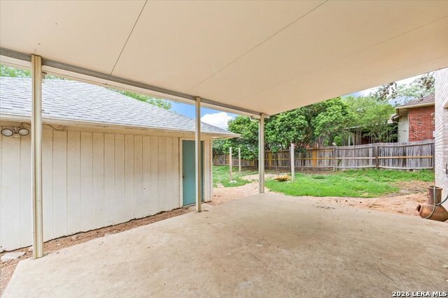 Listing photo id 23 for 7103 Misty Brk